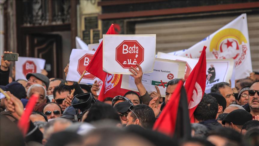 Tunus'ta genel grev hayatı felç etti