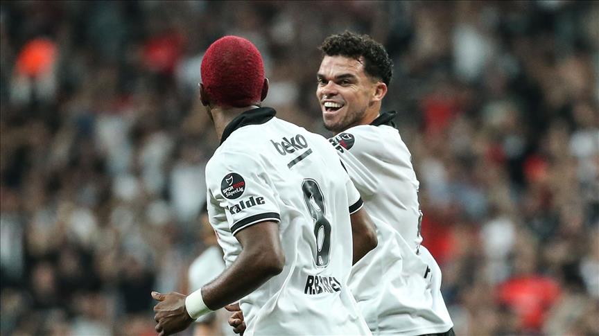 Beşiktaş'ta kariyerli isimlerin macerası kısa sürdü