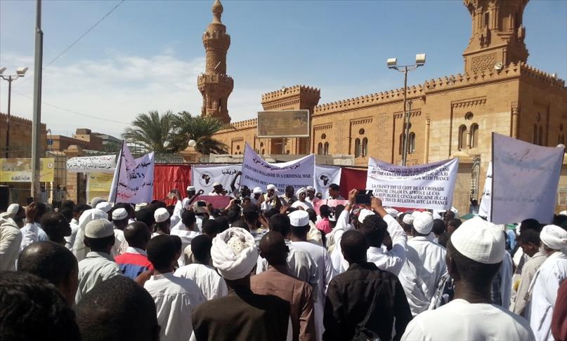 Sudan'da eylemcilerin öldürülmesi protesto edildi