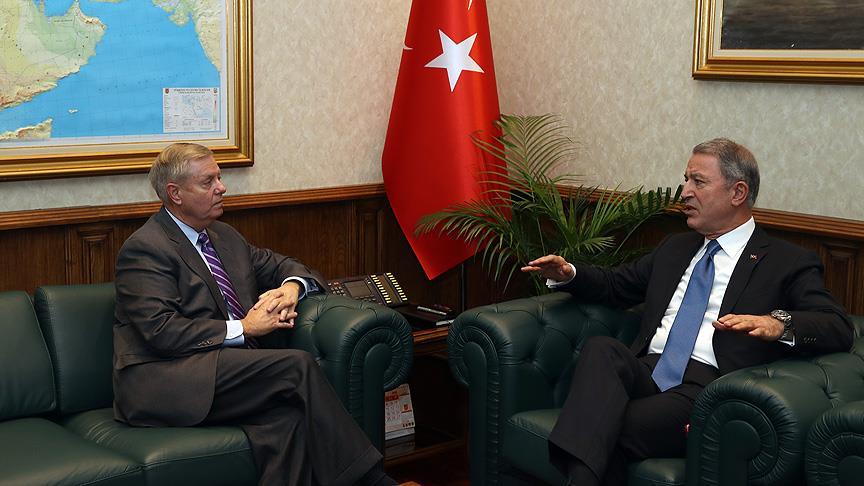 ABD’li Senatör Graham Milli Savunma Bakanı Akar’ı ziyaret etti