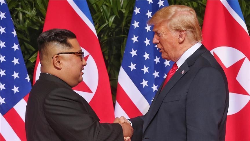 Trump bertemu Kim Jong-un bulan depan