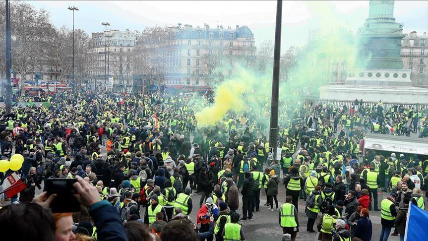 France/Gilets Jaunes: Le Mouvement Espère Un Regain De Mobilisation ...