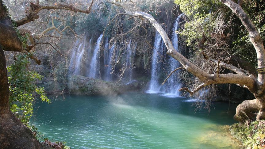 Водопадот Куршунлу годишно го посетуваат стотици илјади туристи