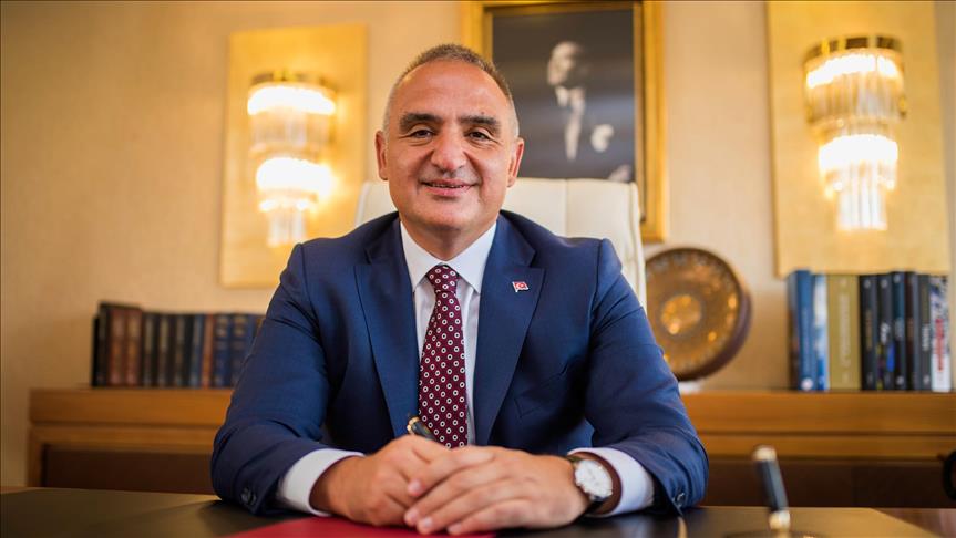 Bakan Ersoy'dan öğrencilere müze daveti