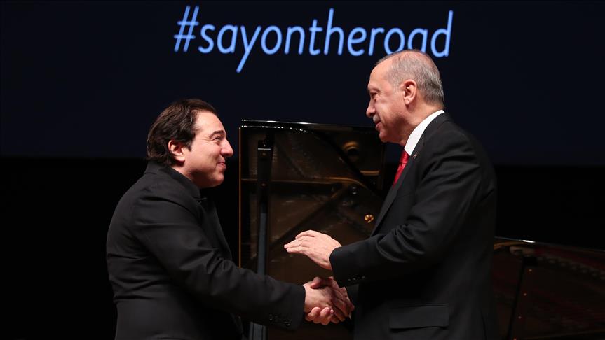 Erdoğan dhe senatori amerikan bashkë në koncertin e pianistit Fazıl Say