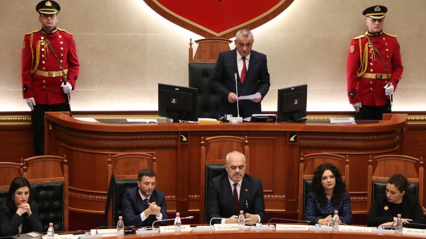 Arnavutluk Başbakanı Rama, Dışişleri Bakanlığı görevini de üstlendi