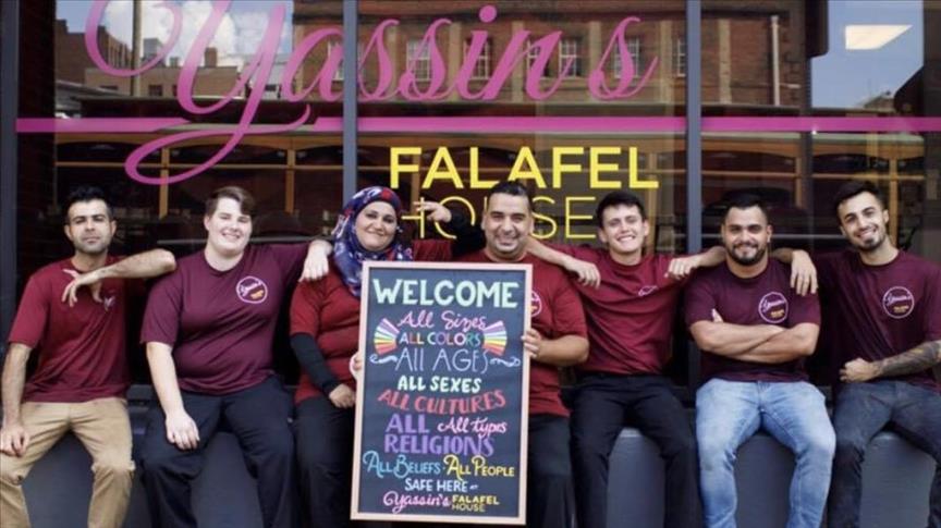 US: Syrian refugee offers free meal to federal workers