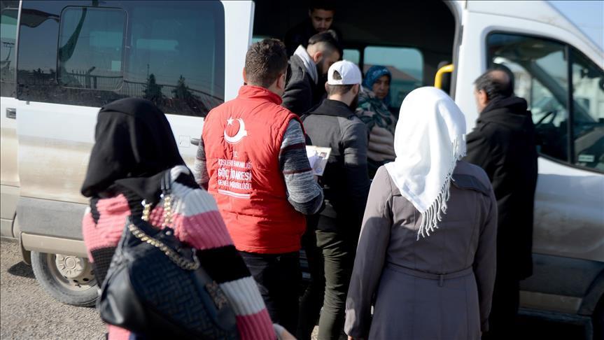 120 Syrians return home from Turkey