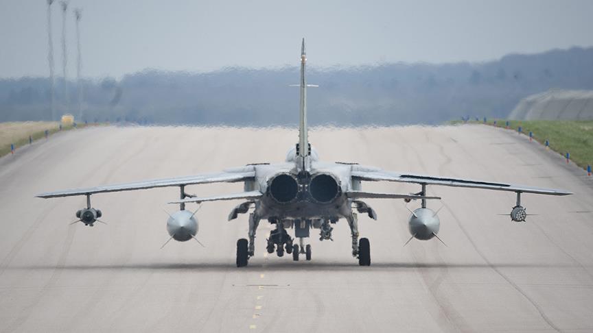 İngiltere Irak ve Suriye'deki savaş uçaklarının sayısını azaltıyor