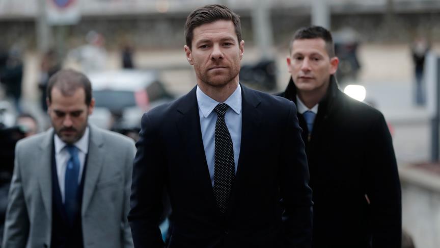 Real Madrid'de iki sürpriz aday: Xabi Alonso'nun zor günleri!