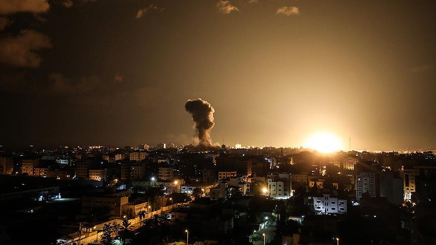 ‪İsrail ordusu Gazze'yi vurdu‬ 