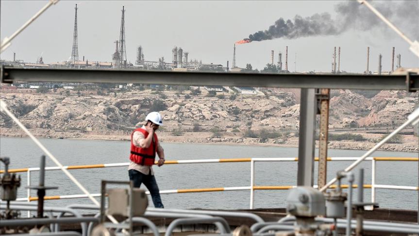 Irán no logra vender un millón de barriles de crudo en su bolsa 