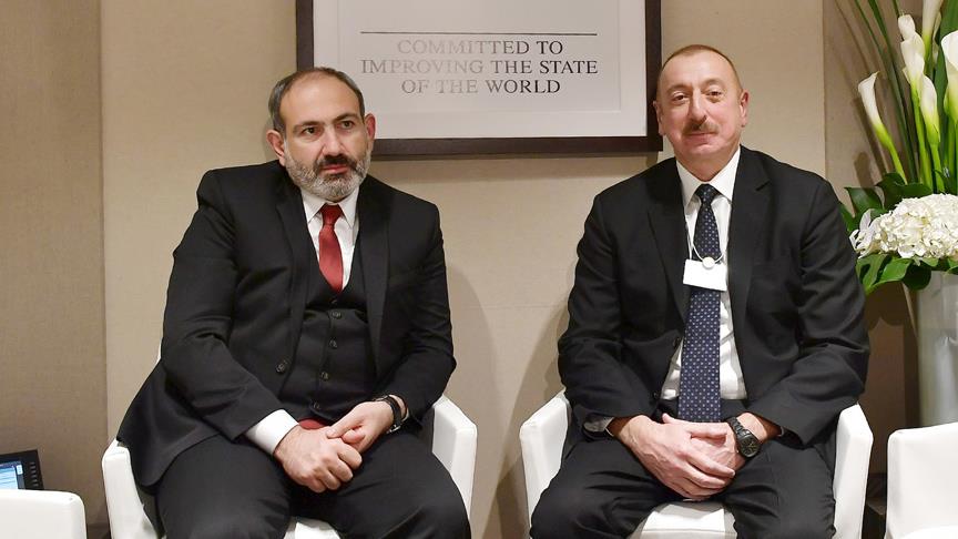 Aliyev ve Paşinyan Davos'ta görüştü