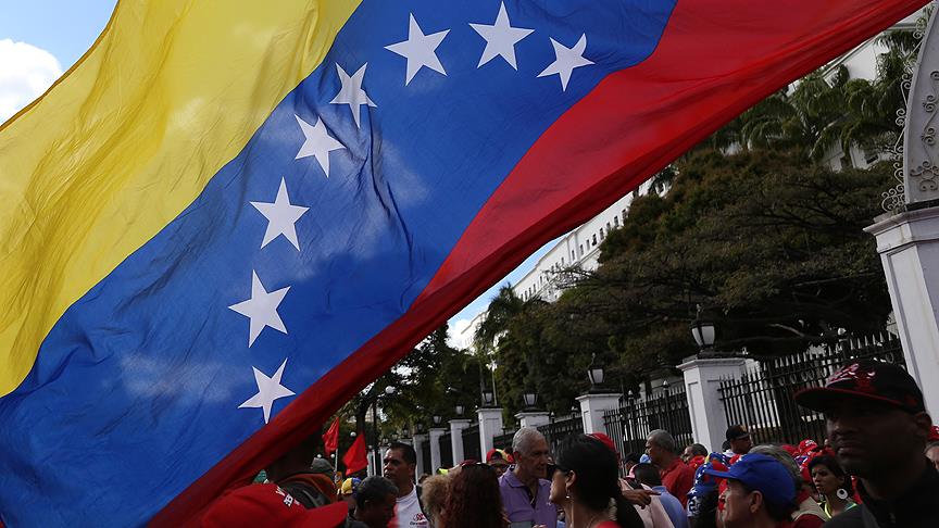 Maduro'dan Venezuelalılara seferberlik çağrısı