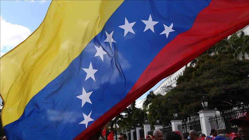Venezuela ABD'deki tüm diplomatik personelini geri çekiyor