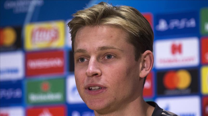 Barcelona to sign Ajax midfielder de Jong for $85M