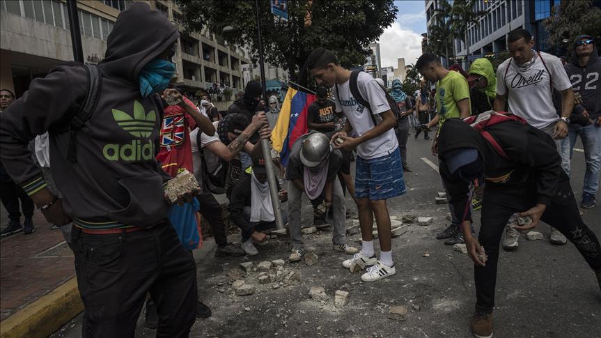 توقيف 268 خلال تظاهرات فنزويلا.. والمعارضة تتحدث عن قتلى