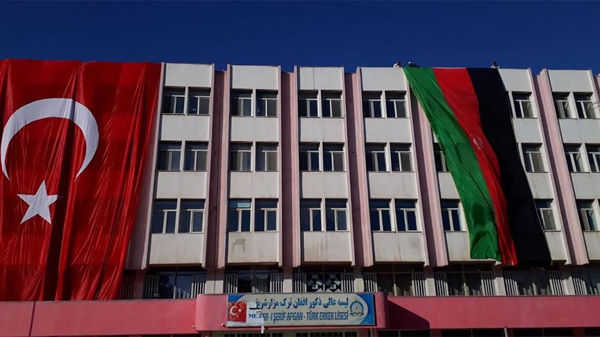 Afganistan'da FETÖ'ye ait okulların devri sürüyor