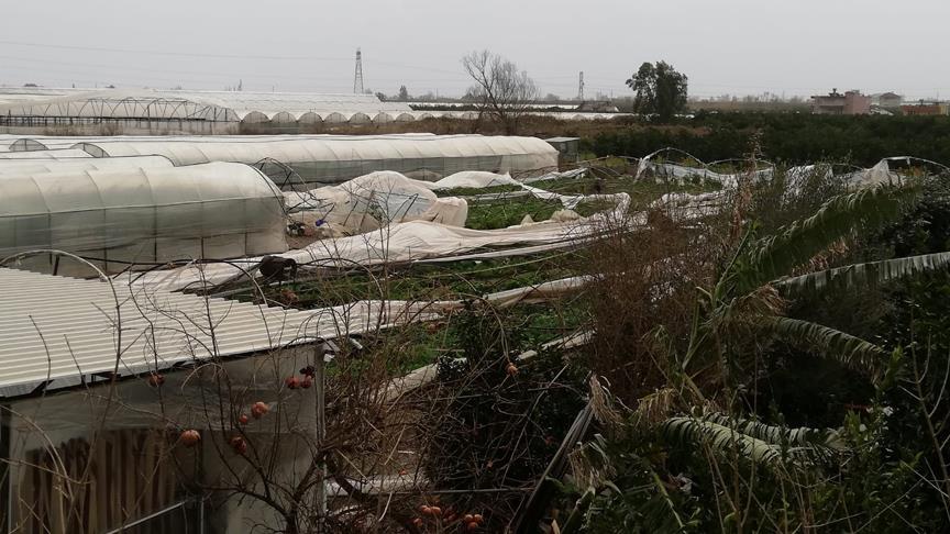 Antalya'da hortum: 5 yaralı