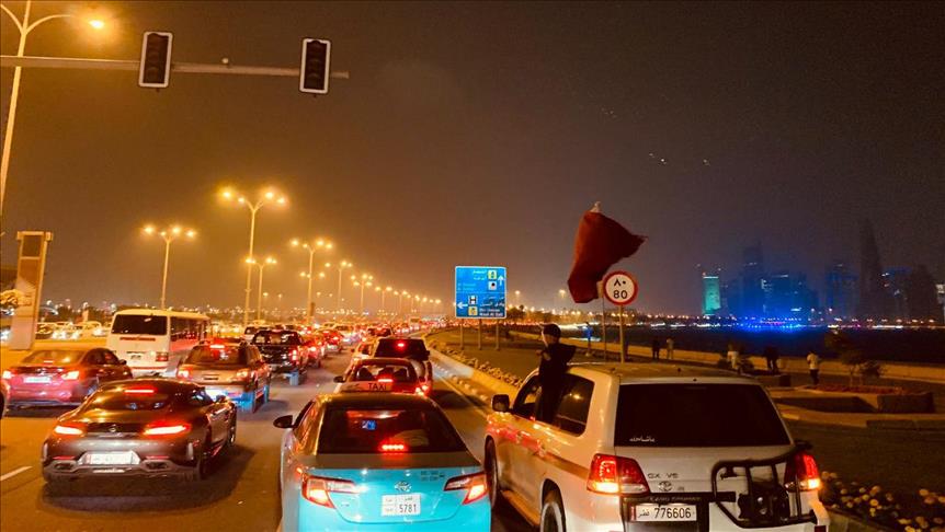 فيضان بشري في شوارع الدوحة فرحا بفوز العنابي على الإمارات