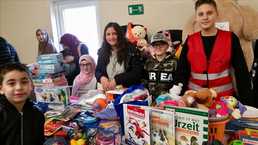 Almanya Daki Turk Cocuklarindan Afrika Daki Cocuklara Yardim