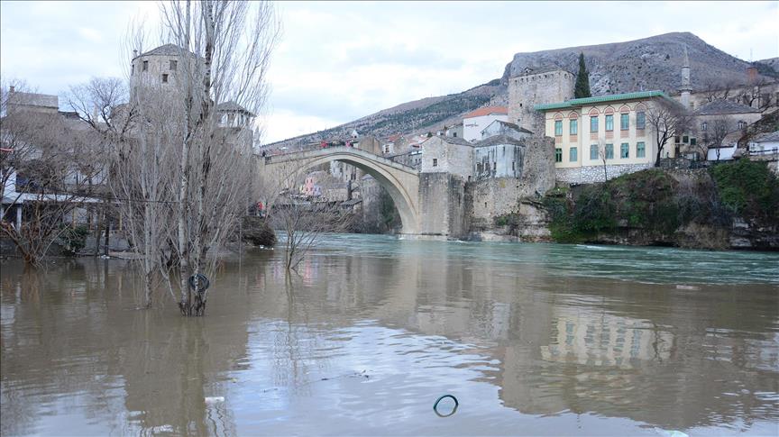 Kišne padavine u Mostaru izazvale poplave i napravile štetu