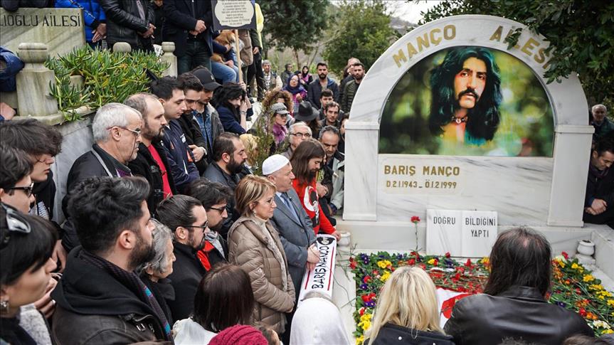 baris manco mezari basinda anildi