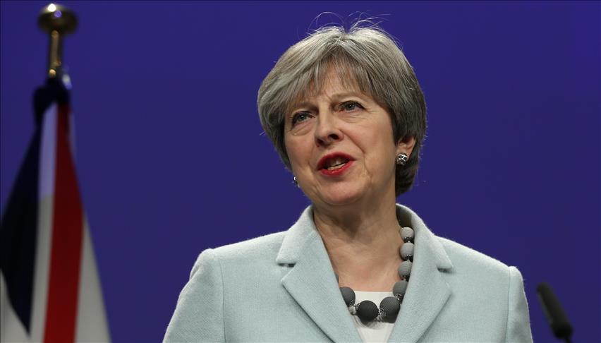 N. Ireland: PM May 'committed' to avoid hard border
