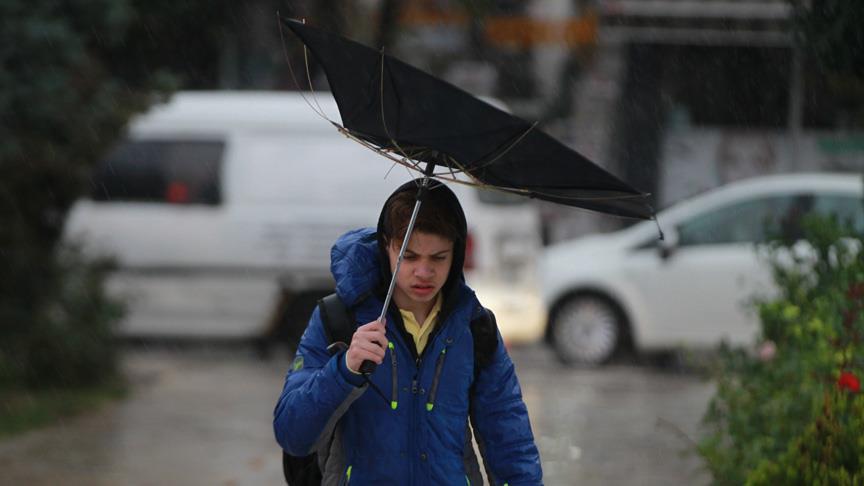 Meteorolojiden 4 il için kuvvetli rüzgar ve fırtına uyarısı