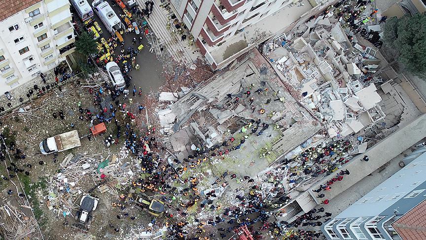 Istanbul: 2 morts dans l'effondrement d'un immeuble 