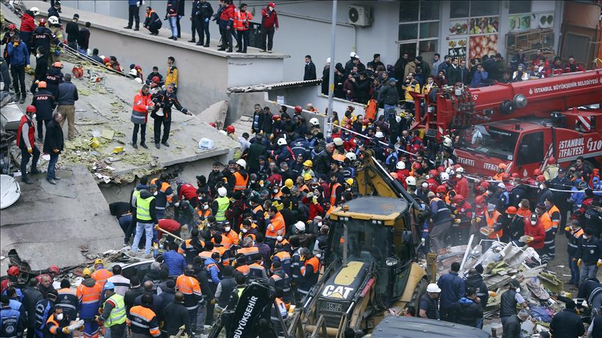 Istanbul building collapse leaves 3 dead
