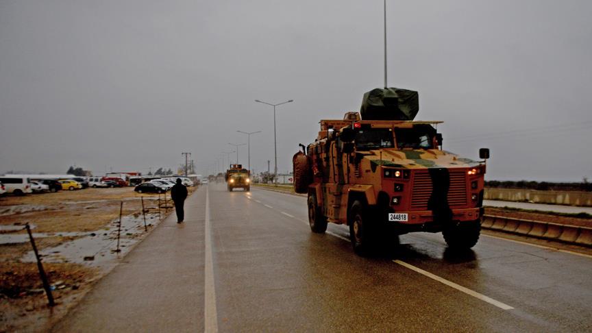 Suriye sınırına askeri sevkiyat sürüyor