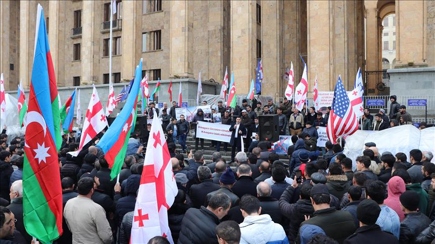 تظاهرات در گرجستان علیه نصب مجسمه عامل نسل‌کشی خوجالی