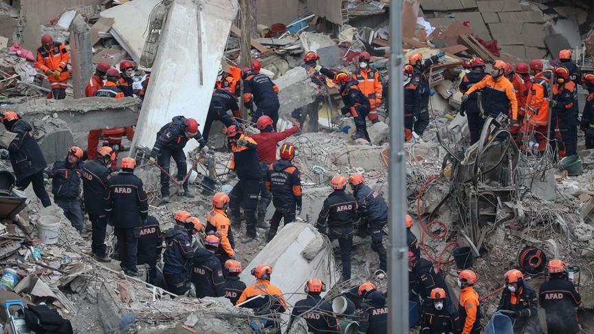 Kartal'da çöken binada 17 kişi hayatını kaybetti