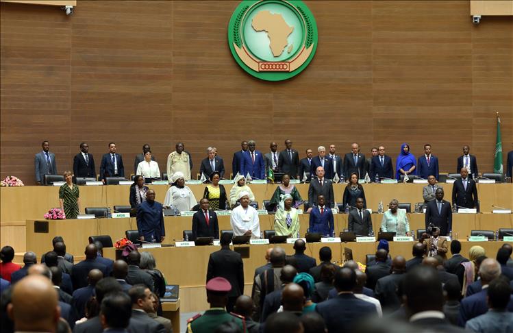 البشير وأمبيكي يبحثان تعزيز مسيرة السلام في السودان