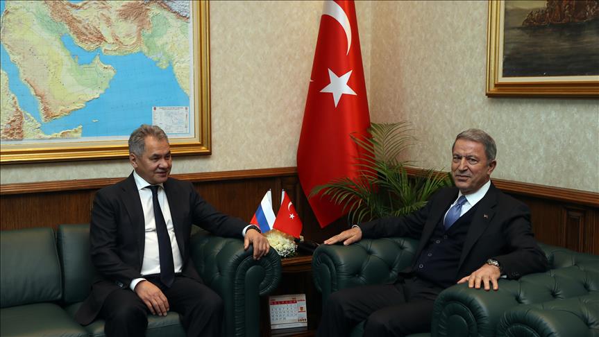 Ministros de Defensa de Rusia y Turquía se reúnen en Ankara
