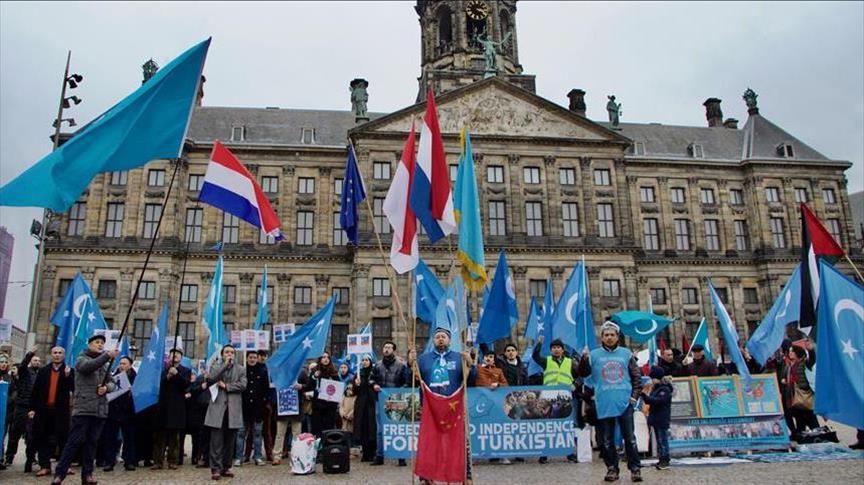 Protesta en Ámsterdan contra las políticas hacia la población uigur en China