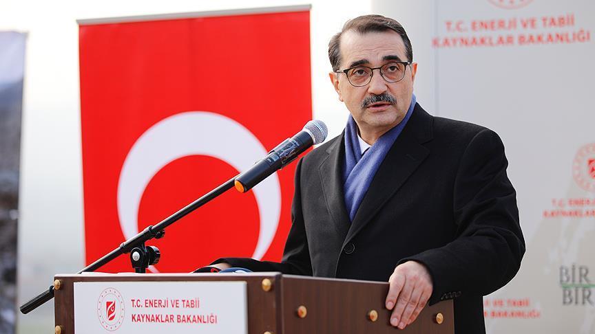 "Les nouvelles réserves de gaz réduiront de 947 millions de dollars le déficit courant turc"