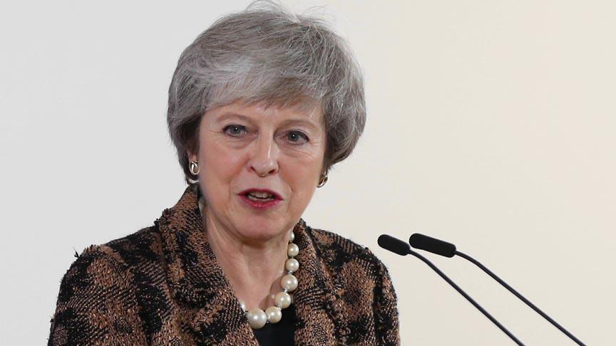 Theresa May, Brexit oylaması için parlamentodan zaman istedi