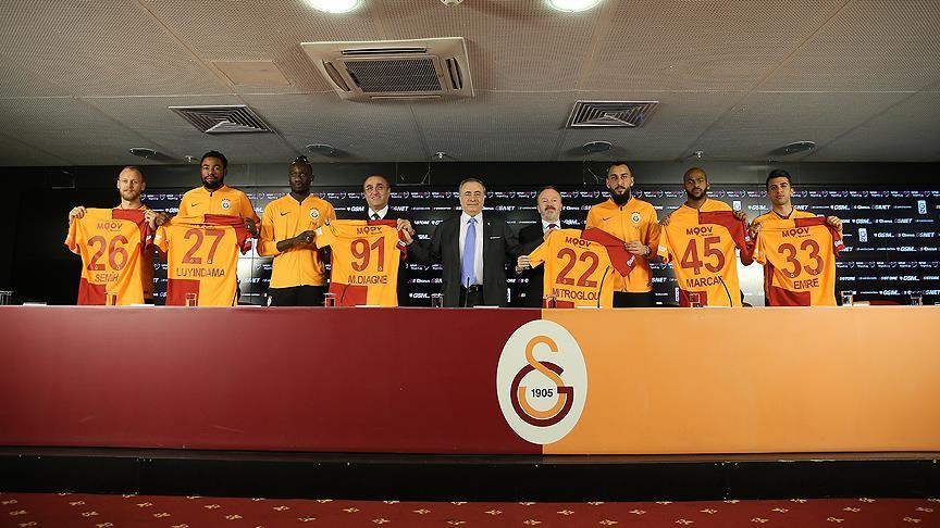 Galatasaray Yeni Transferlerini Tanitti