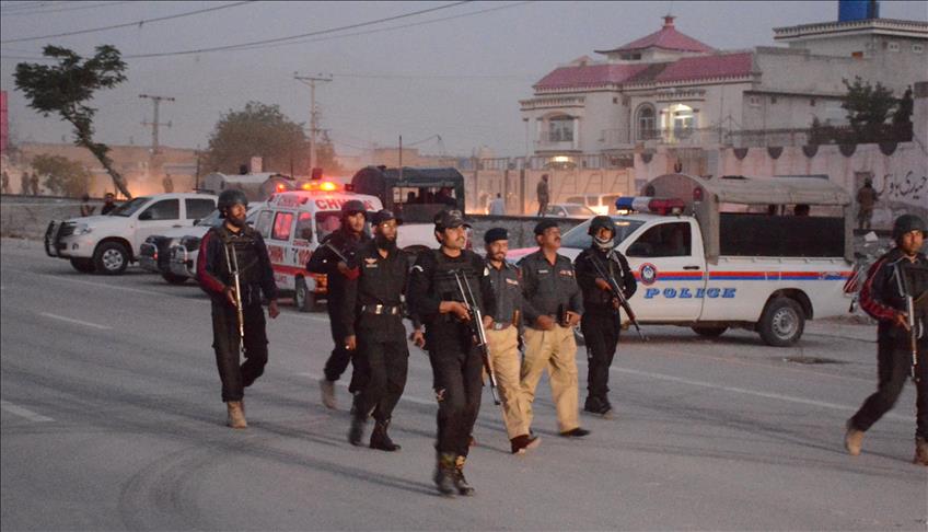 Gunmen kill 4 police officers in NW Pakistan