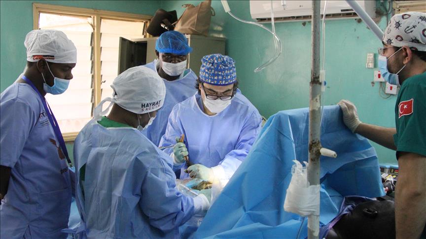 Turkish doctors treat thousands in Kenya for free