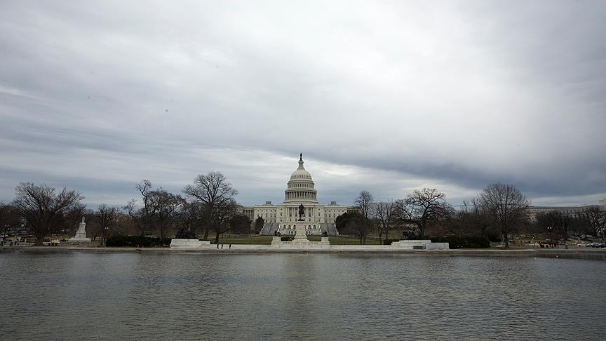 В Конгрессе США согласились не прекращать работу правительства