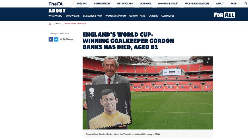Former England goalkeeper Banks dies at 81