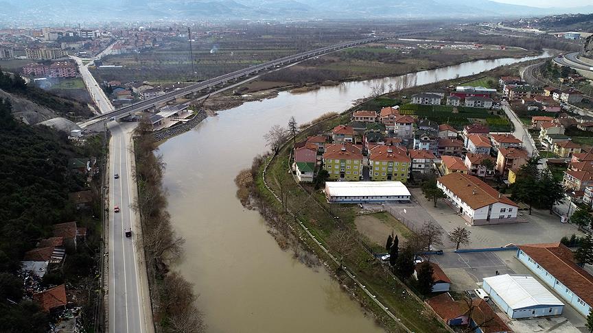 Sakarya Nehri'nde Venedik usulü gezinti keyfi