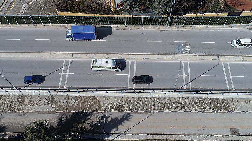 AB standartlarındaki yerli ses bariyeri yollarda