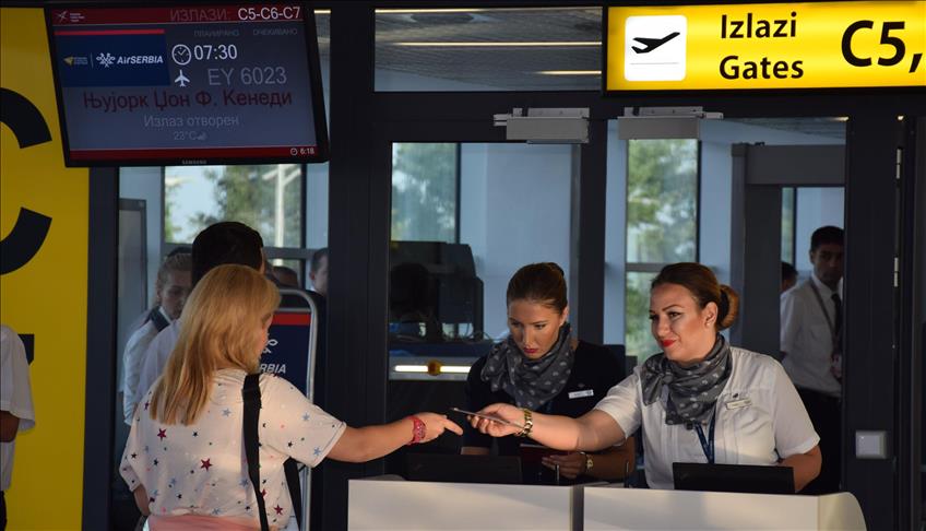Francuska kompanija Vinci Airports preuzela upravljanje beogradskim aerodromom