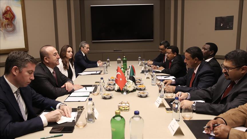 دیدار وزیر خارجه ترکیه با هئیت سودانی در استانبول 