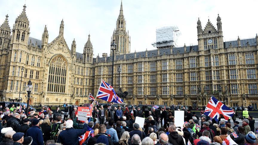 بريطانيا تدعم جهود التوصل إلى حل سياسي لأزمة اليمن