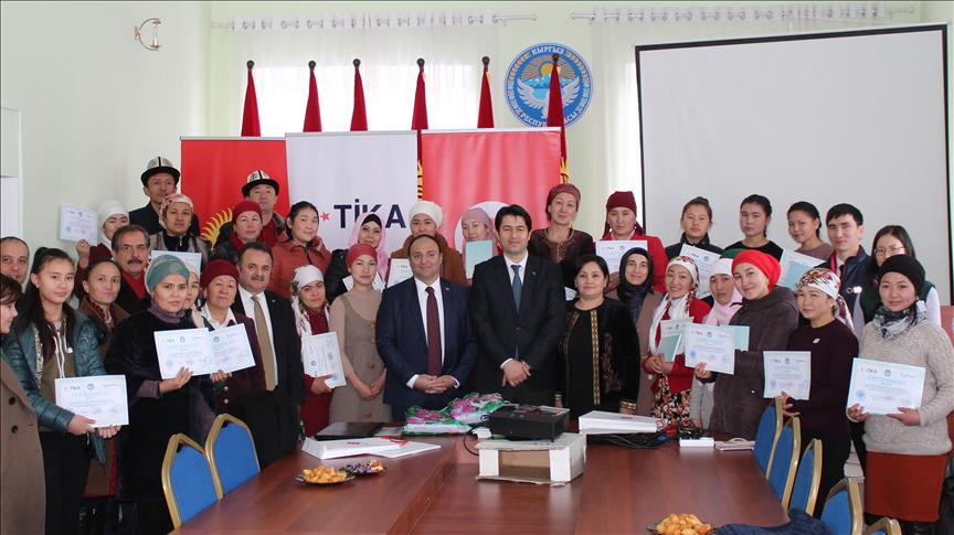 Турция организовала курсы кройки и шитья в Кыргызстане